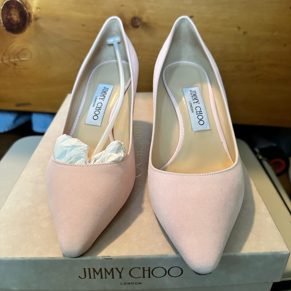 Jimmy Choo Rosewater pink suede pumps!